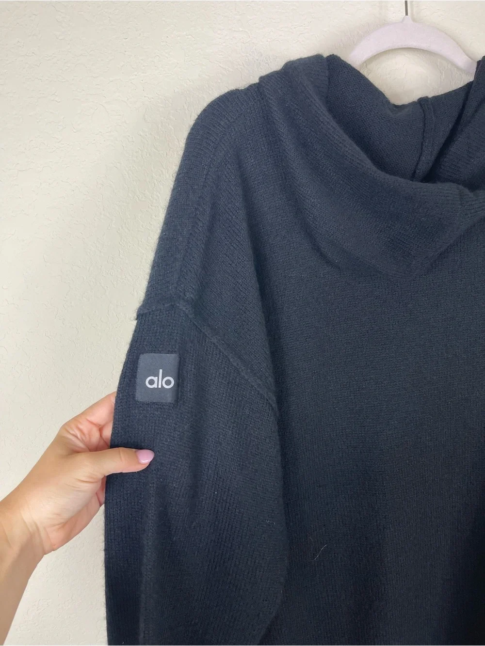 Alo Yoga New Class Cashmere Hoodie Black Size Large NWT